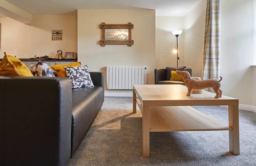 Eastgate Apartment | Host & Stay | Chapel Race - Slit Wood