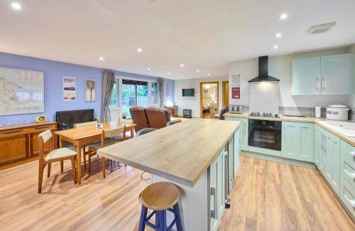 Aldborough Ski Chalet | Host & Stay - Dovecote View