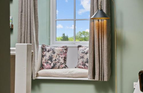 Calver House | Host & Stay - Foxglove Cottage