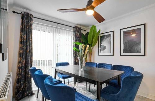 Launceston House | Host & Stay - Honeycomb House