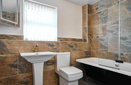 Launceston House | Host & Stay - Honeycomb House
