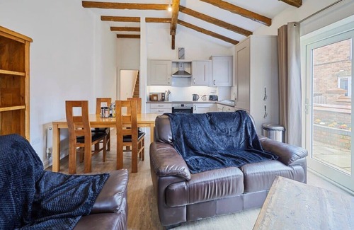 Hunmanby House | Host & Stay | Jubilee Close