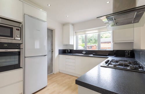 Peterborough House | Host Stay Lingwood Park