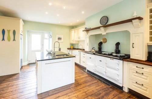 Lesbury House | Host & Stay - Old Reading Room