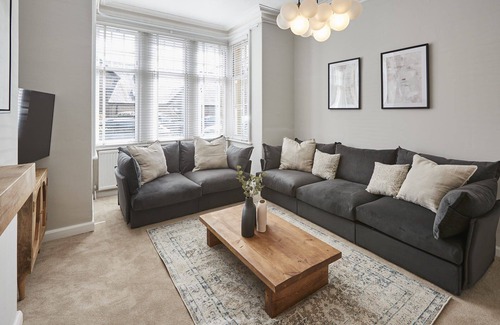 Pateley Bridge House | Host & Stay | Roslyn House
