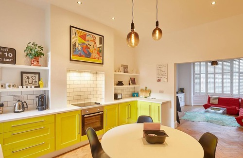 Saltburn-by-the-Sea Apartment | Host Stay The Artists Pad Too