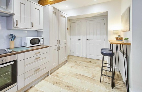 Hunmanby House | Host & Stay - The Snug