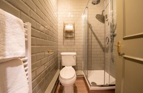 Hope Valley Apartment | Host Stay Woodroffe Arms Hope Twin Room 5