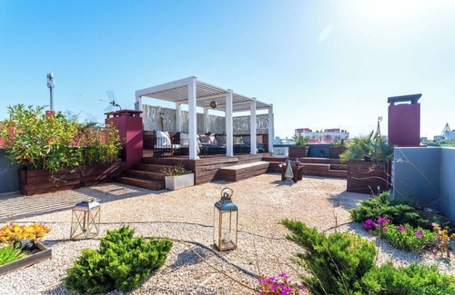 Ferragudo House | Host Wise - Luxurious House with Private Salt Pool