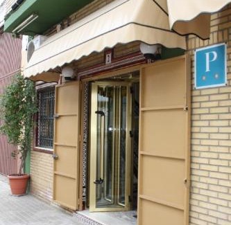 Distrito Cerro-Amate Hotel | Hostal Alamare