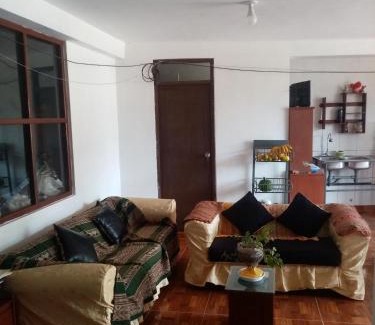 Urubamba House | Hostal Aylluq Wasin - Guest House-Casa de Familia