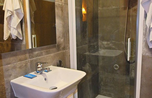 Calella House | Hostal Bonavista