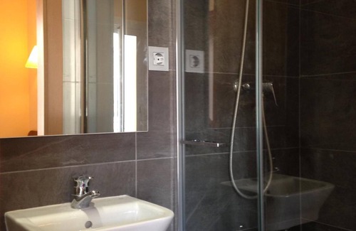 Calella House | Hostal Bonavista