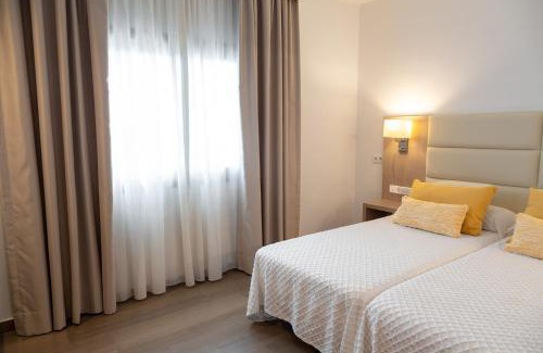 Portinatx Hotel | Hostal La Cigüeña