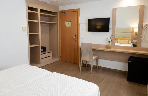 Portinatx Hotel | Hostal La Cigüeña