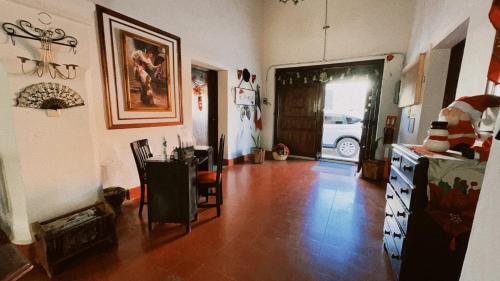 Parras de la Fuente House | Hostal La española Parras