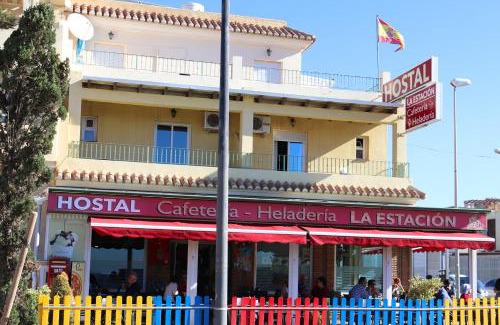 Benajarafe House | HOSTAL LA ESTACION