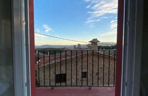 La Vajol House | Hostal Restaurant Casa Comaulis