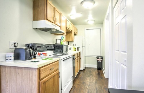 Broadway Condo | Hosteeva Capitol Hill Condos