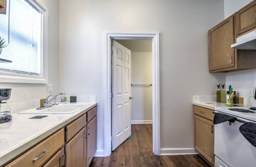 Broadway Condo | Hosteeva Capitol Hill Condos