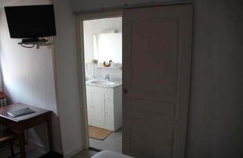 Besse-en-Chandesse Hotel | Hostellerie du Beffroy