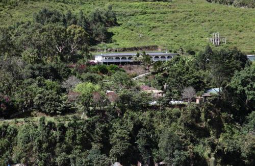 Huigra Hotel | Hostería La Eterna Primavera