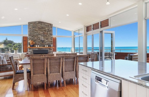 Whiritoa House | Hosts on the Coast Beachside Beauty Whiritoa