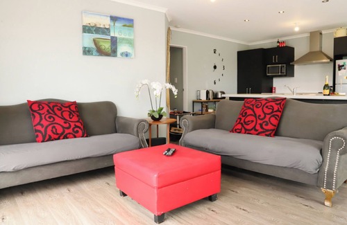 Whiritoa House | Hosts on the Coast Whiritoa Retreat