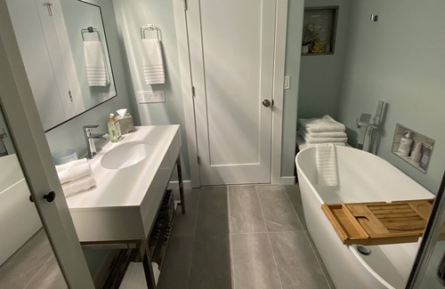 Gresham House | Hot Baths and Hiking Trails
