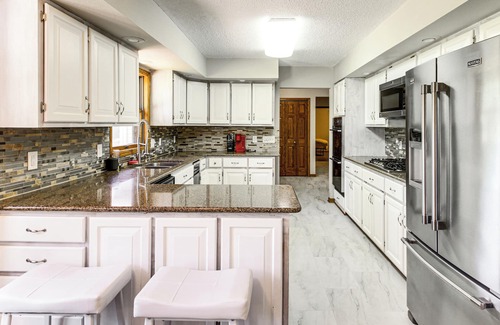 Onamia House | Hot Tub & 2 Recreation Rooms: Spacious Onamia Home