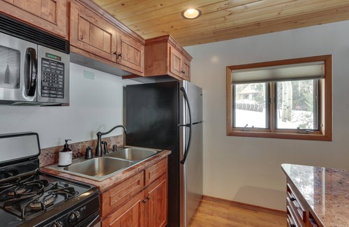 Taos Ski Valley Condo | Hot Tub Access: Studio 2 Mi to Taos Ski Resort
