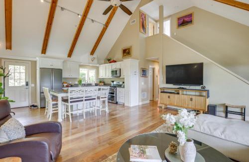 Rainbow CDP House | Hot Tub and Balcony Rainbow Retreat Near Wineries!