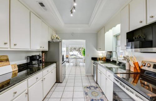 Panama City House | Hot Tub and Boat Dock Getaway on Deerpoint Lake!