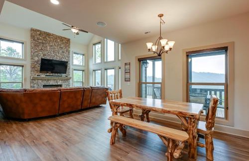 Franklin House | Hot Tub and Fire Pit Blue Ridge Mtn Cabin!