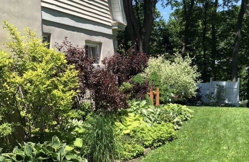 Albany House | Hot tub and private dead end road -super comfy cozy stay in Albany, NY.