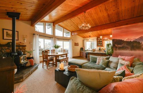 Twain Harte House | Hot Tub and Scenic Views Luxury Twain Harte Cabin!