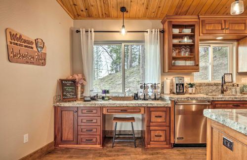 Twain Harte House | Hot Tub and Scenic Views Luxury Twain Harte Cabin!