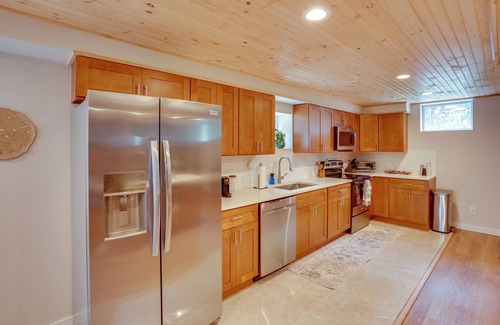 East Durham House | Hot Tub, Fire Pit: Pet-Friendly Freehold Home!