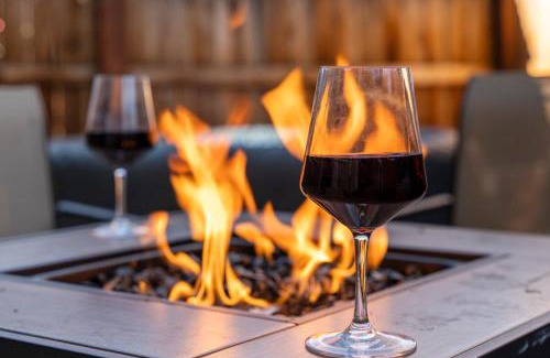 Old Southwest Apartment | Hot Tub FirePit Patio Walk To MidTown Downtown