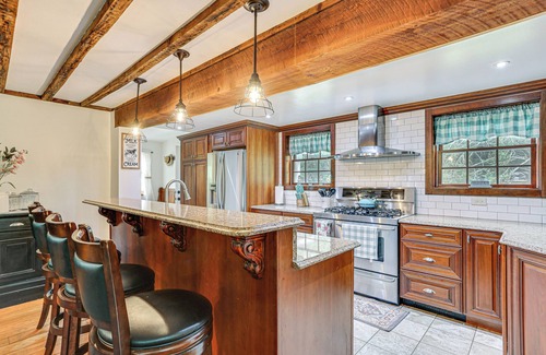 Greentown House | Hot Tub, Game Room: Greentown Home Near State Park