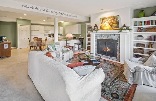 Hayden View Estates Cottage | Hot Tub Hideaway - Views of Hayden Lake!