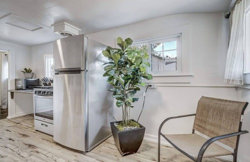 Old North End House | HOT TUB I Central I Bungalow I Walking Trail