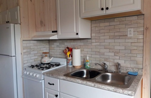 Dundee Cottage | Hot Tub, Lake View Cottage, Dog Friendly, Lake Access