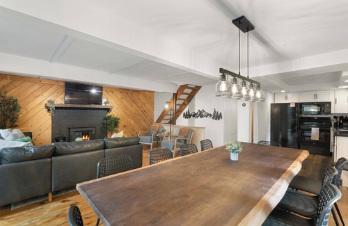 West Dover Ski Chalet | Hot Tub, Theater & Game Rooms, Fire Pit, 1 mile to Mount Snow, nearby Moover bus