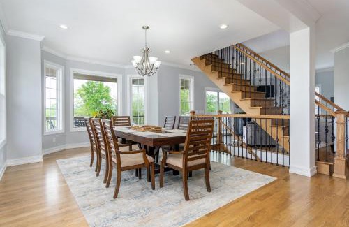Mars Hill House | Hot Tub, Views & Game Room - 20 min to Downtown Asheville!
