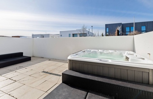 Garðabær House | Hot Tub Villa in the Suburbs