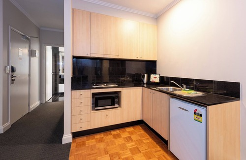 Melbourne Central Business District Apartment | Hotel 1-bedroom Apt with Gym in Melbourne CBD