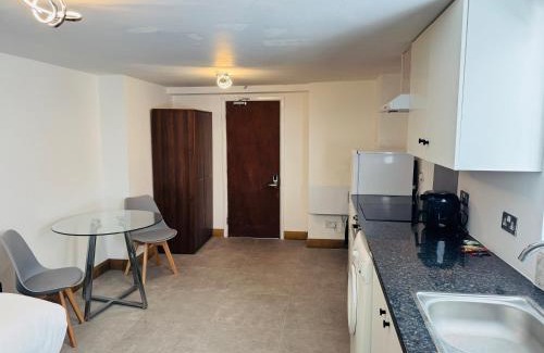 Newport Hotel | Hotel 24-7 Express
