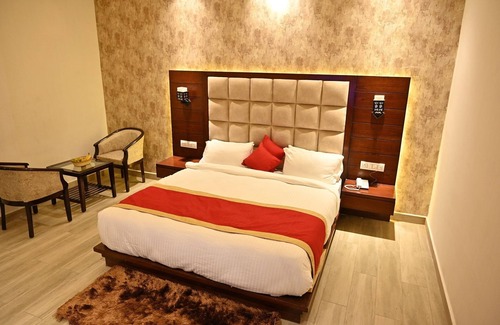 Bareilly Hotel | Hotel Aakriti Clarks Inn Express