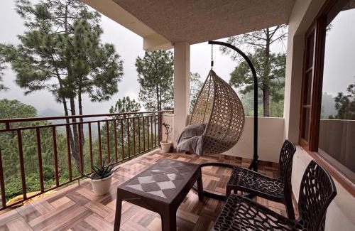 Kasauli Apartment | Hotel Adventure Kasauli Hills l 2km From Mall Road l Restaurant l Free Wifi l By Splendid Hotels